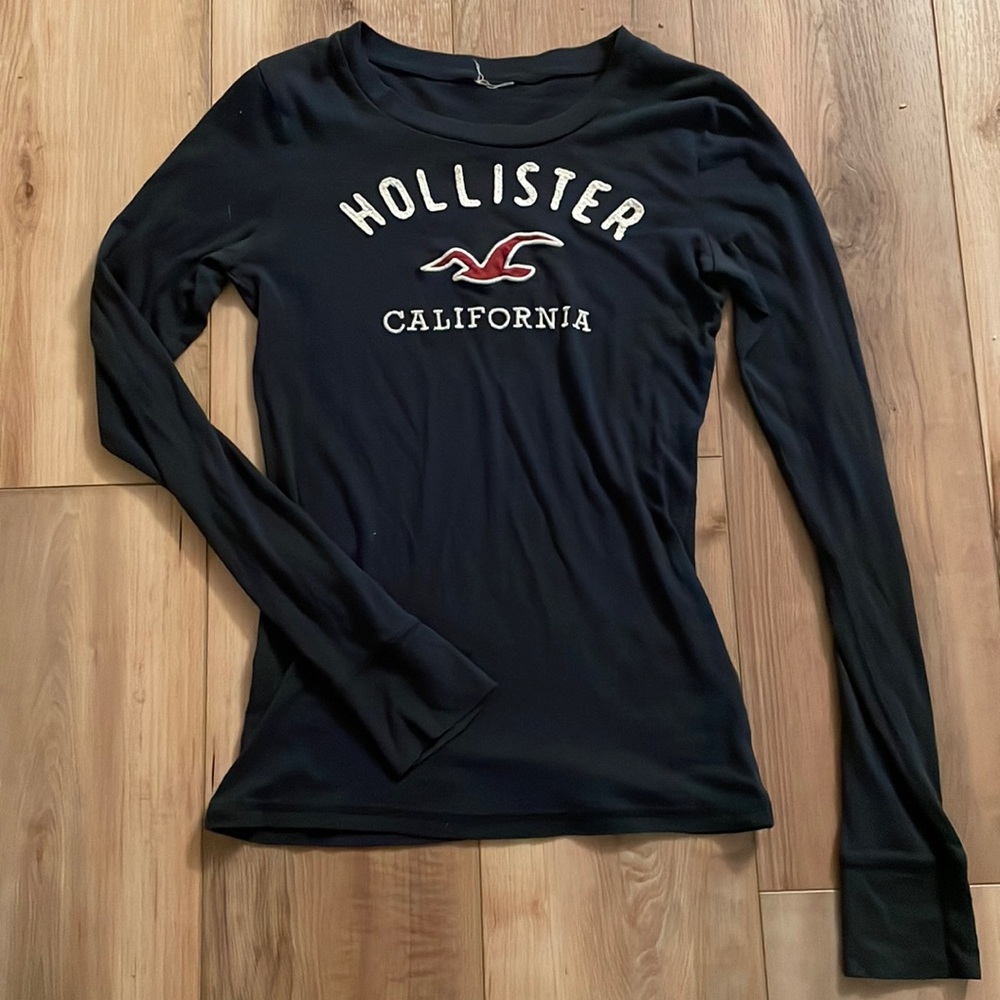 Hollister Navy Blue Long Sleeve Tee Shirt